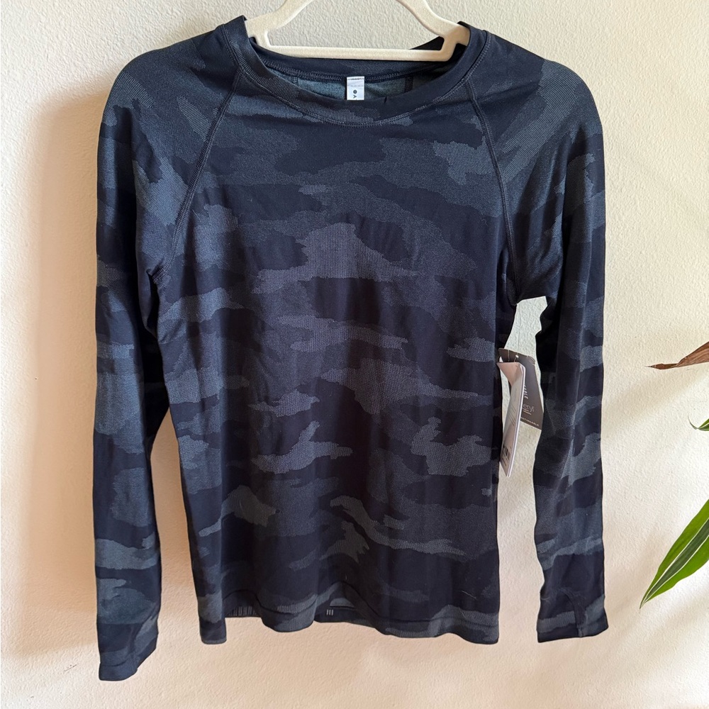 Athleta Momentum Top Camo